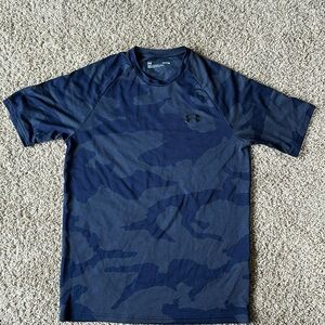 Mens Underarmour Athletic Shirt